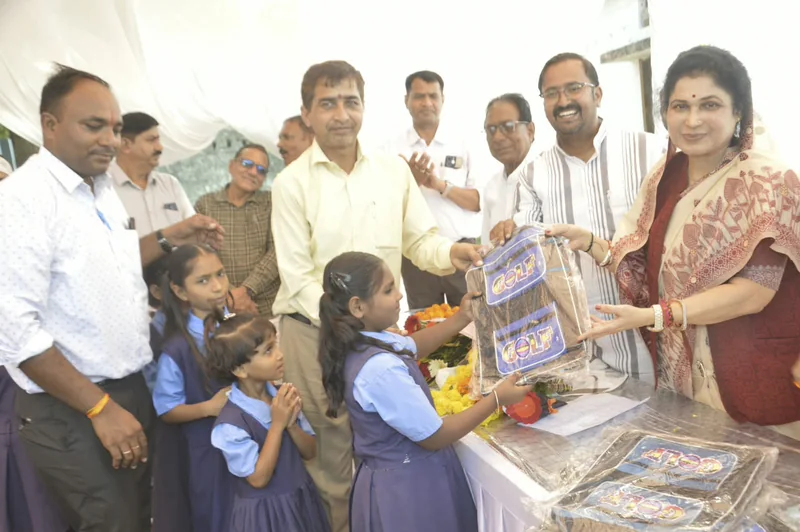 शिक्षा से होगी तरक्की की राह प्रशस्त, बच्चों को नियमित रूप से भेजें स्कूल: राज्यमंत्री श्रीमती गौर